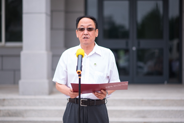 呼天明院长讲话.JPG