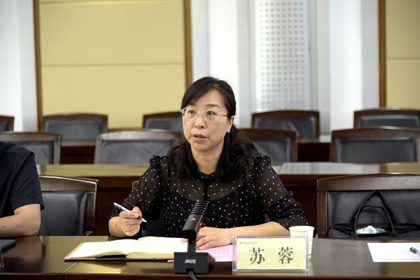 37000c威尼斯党委书记苏蓉主持座谈会.jpg